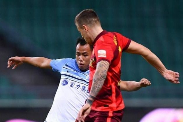 河北隊(duì)、廣州城隊(duì)?wèi)?zhàn)平 兩隊(duì)互射世界波|中超 | 卡爾多納