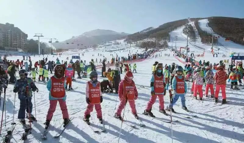 冰雪运动|“共享办奥”让冰天雪地变金山银山