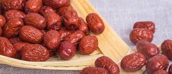红枣和此物是“小夫妻”,喝半个月,“赶走”