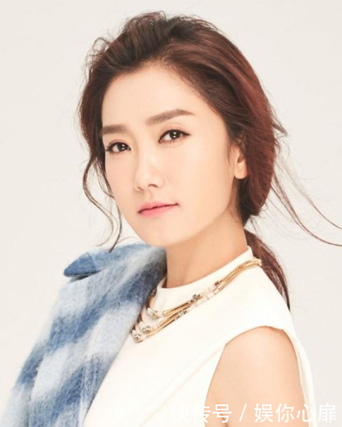 凤凰传奇杨魏玲花近照 老公帅气 4岁女儿好可爱 快资讯 凤凰传奇杨魏玲花近照 老公帅气 4岁女儿好可爱 快资讯