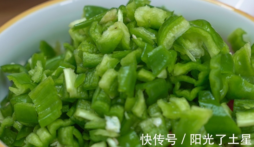 酱香饼|10分钟做锅万能酱，适合各种饼类、海鲜、烧烤、比老干妈好吃多了！