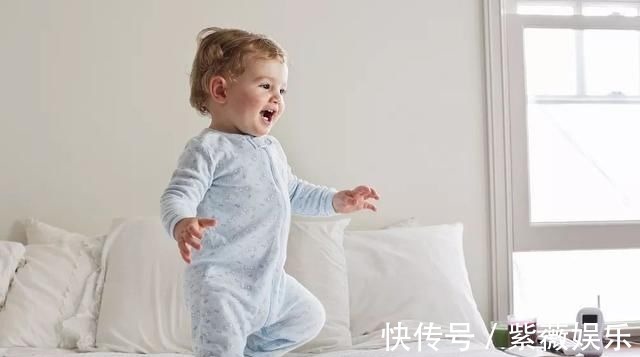 灵活度|1岁内宝宝四大能力发育标准,若一个没达标,孩子可能发育迟缓了