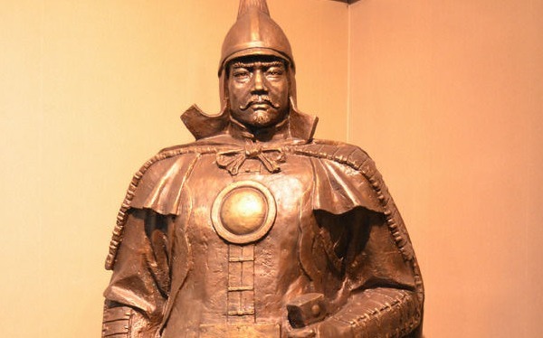 手握|鳌拜手握40万大军,为何宁死也不推翻康熙?你看康熙背后是谁