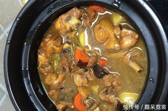 焯水|炖鸡时,有人直接炖有人焯水,老厨师错了,来看正确的做法