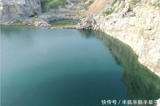 古老采石坑,几十年前竟有人放鱼,如今钓友要40米深才能钓到鱼