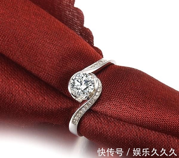 ex 钻石切工证书上哪里看!