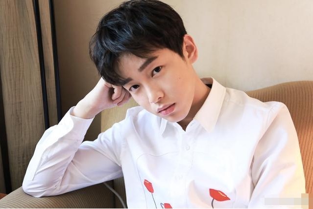 当年的“天天小兄弟”，王一博转正，宋威龙正当红，他公开恋情