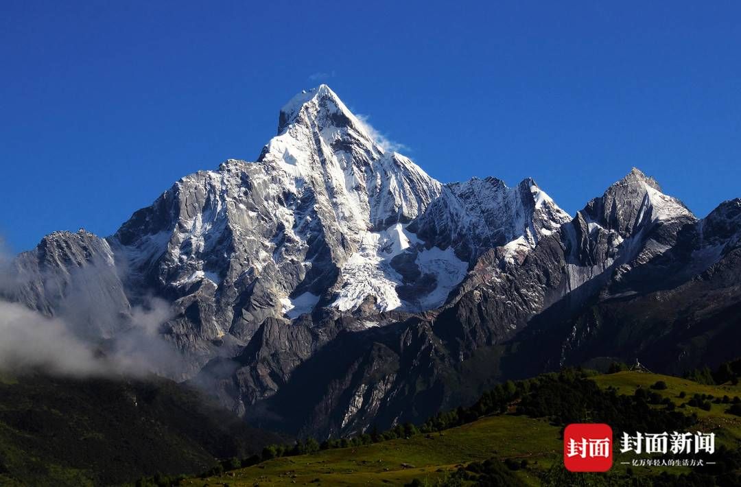 山峰|十二年追峰路：他为山峰拍“证件照” 贡嘎山高度做网名｜图集