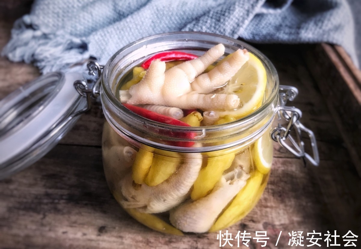 泡椒凤爪|网红小吃泡椒凤爪,在家做非常简单,酸辣开胃