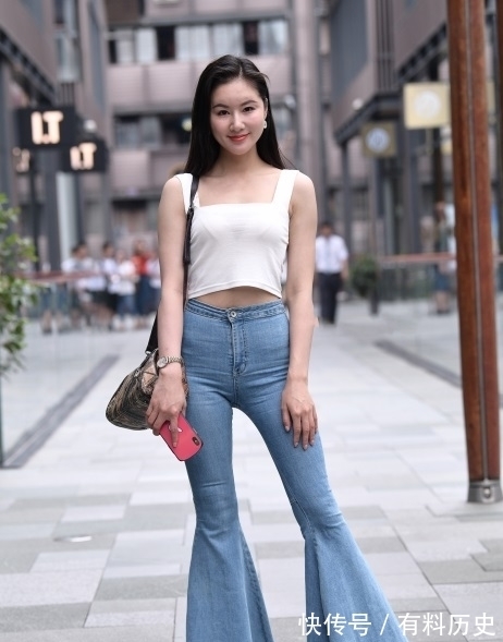 小姐姐 高腰宽肩吊带,绽放的纯洁白莲,太优雅了!