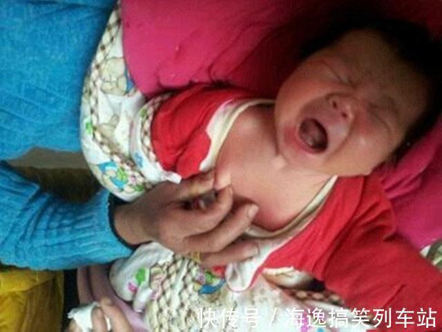 新生儿期|新生儿生长发育快,12种正常生理现象,妈妈别乱处理会害了娃