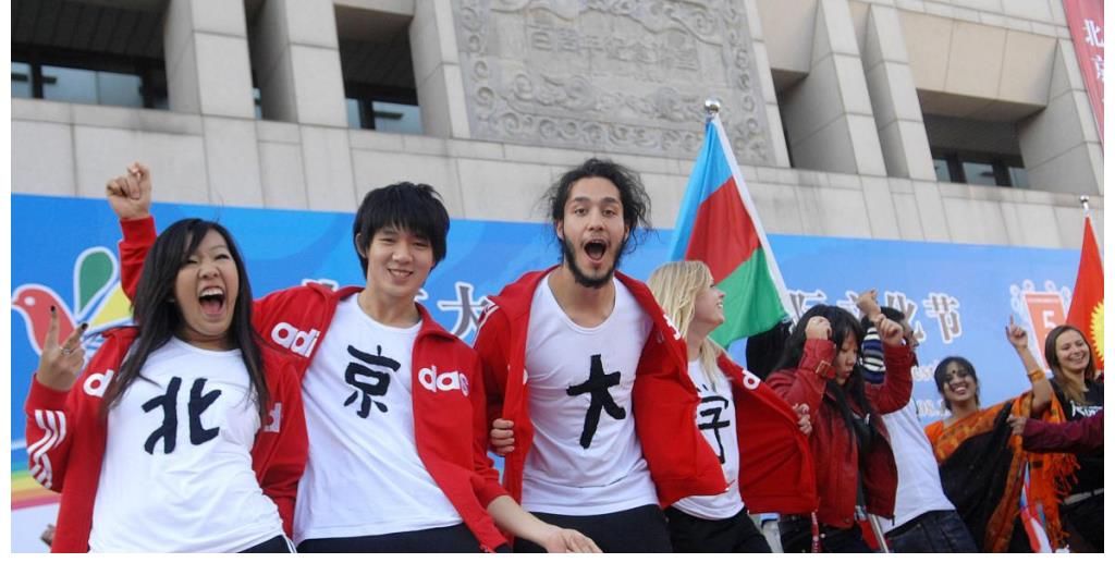 一流大学|外国来华留学生每年超10万，除汉语外，他们还喜欢哪些本科专业？