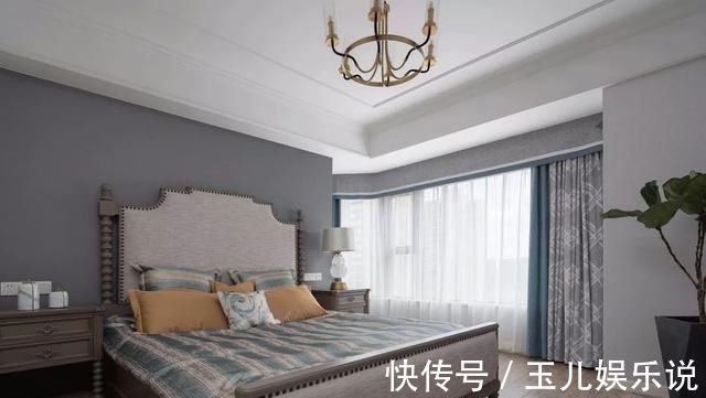 电视背景墙|153平轻奢浪漫美式四居,过道处设计了一排柜子,美观实用又大气