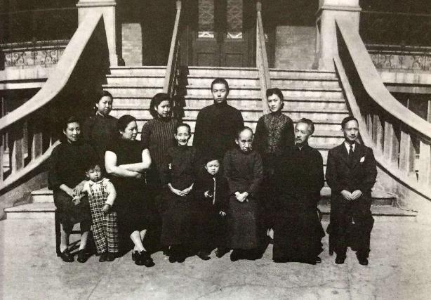 晚清|他是晚清重臣,两个儿子都是汉奸,孙子辈却个个是栋梁