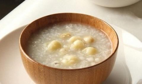 菠菜|5种可以改善睡眠的食物，每天吃一种，睡眠一天更比一天好！