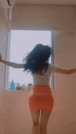 |搞笑GIF段子:是啊,你老公怎么没陪你来啊