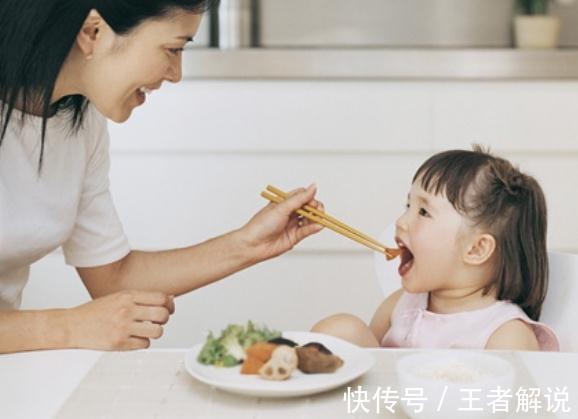 同龄人|孩子吃早餐，家长要避开这三种做法，当心阻碍孩子长高的机会