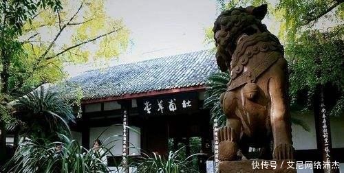 草堂|杜甫草堂中有个大廨,为何修这座建筑,看到里面的铜像就明白了