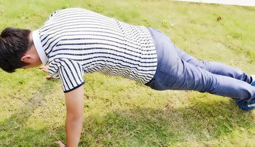 俯卧撑|男性坚持做俯卧撑,身体能得到什么每次做多少个比较合理