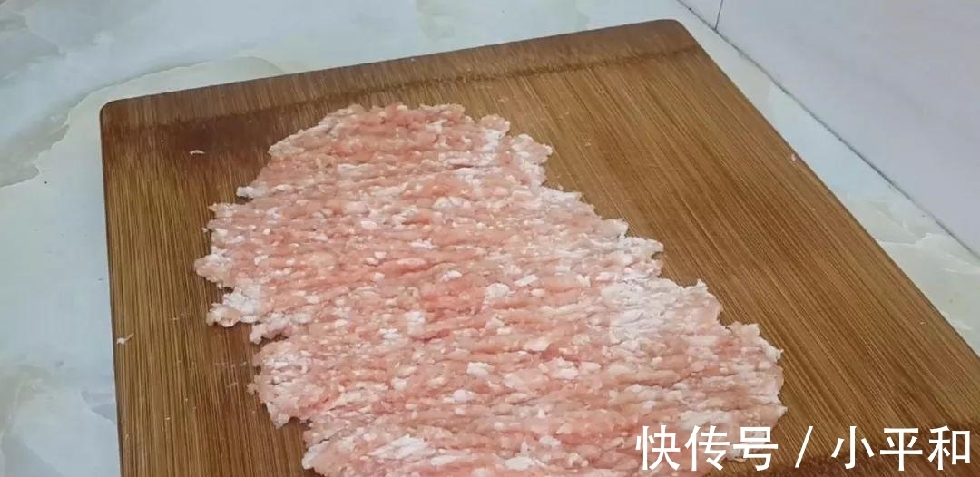 好吃|土豆这样做才好吃, 不用油炸, 比红烧狮子头都好吃, 好吃到流口水