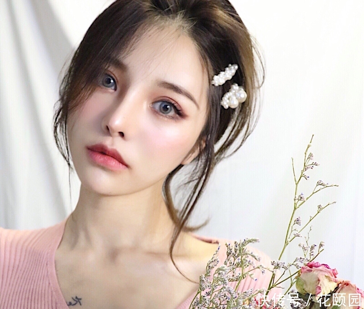 玫瑰色|化个“干枯玫瑰妆”很耐看,变身成温柔时髦精,连爸妈都说好看