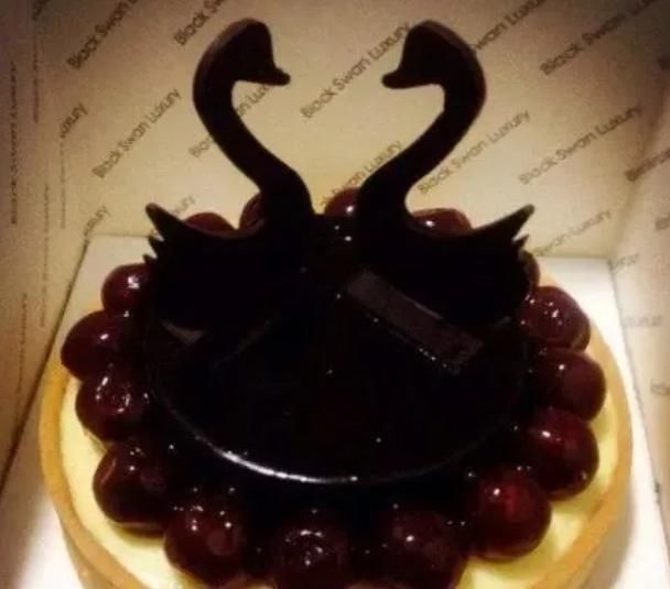 男生舍不得送女生的4种零食,水馒头不算啥,全买得起家里有矿