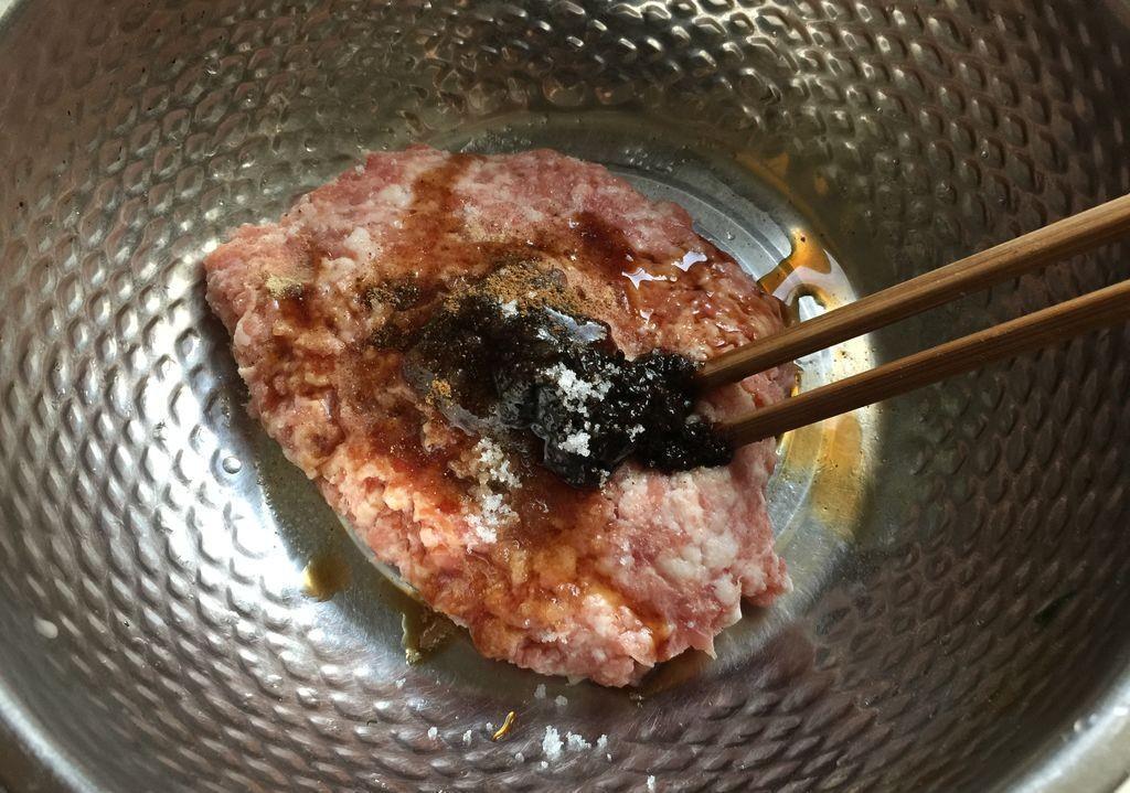 豆瓣酱|夏天吃饺子，韭菜靠边站，这个菜比韭菜还鲜美，水嫩又好吃