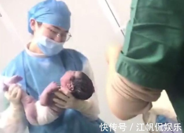医生|刚刚出生的小宝宝,竟然用如此方式庆祝自己的降生,医生都笑了