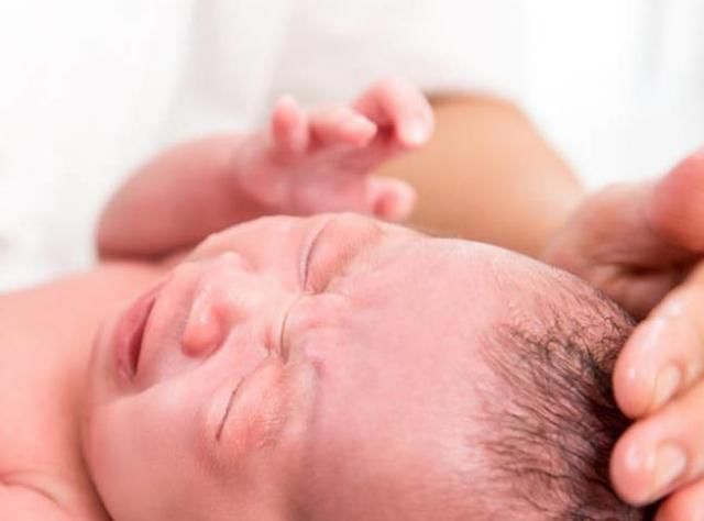 宝妈|宝宝出生后,被医生抱走的“神秘10分钟”,都经历了什么?