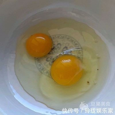 媲美|无需打发就能做出媲美芝士蛋糕的爆浆蓝莓酸奶蛋糕