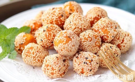 早餐饼新吃法,不放面粉,外焦里嫩,香甜可口,一出锅连吃3个