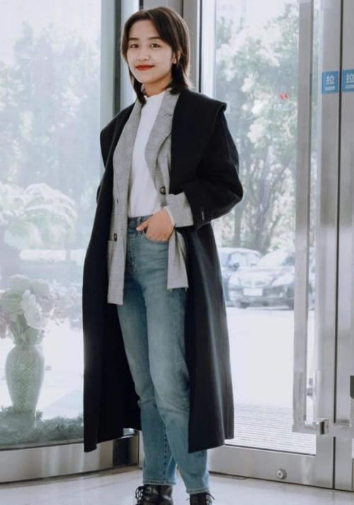 冬季内搭学会叠穿法，3个小技巧，提升气质和品味