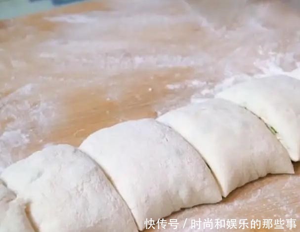 柔软冠军非它莫属,发面葱花饼新做法,100%成功零失败!