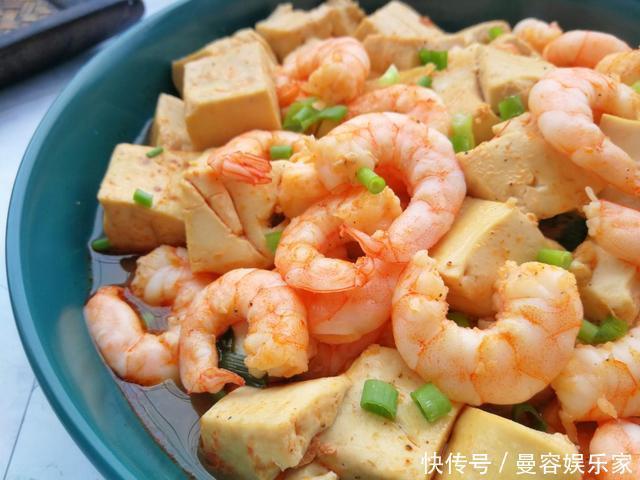 浪费|豆腐炖虾仁,虾头可不要浪费,放几个营养翻倍,连味精都省了
