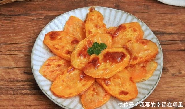红薯别总蒸着吃了,这样做酥软香甜,还不长胖,好吃到停不下嘴