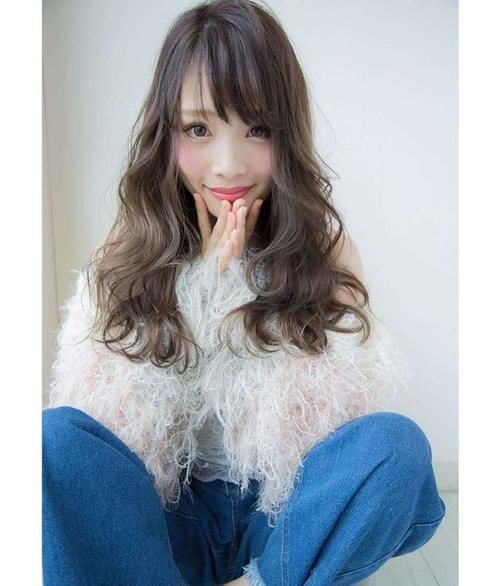 时尚|什么发型减龄又时尚?试试这三种柔卷发,简单随意又显皮肤白