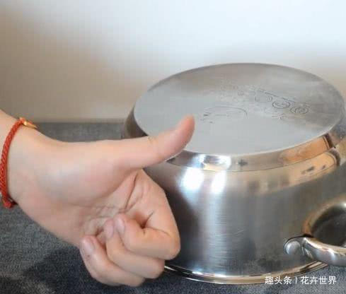 不锈钢锅用久了,发黄发黑抹点“酱”,不花1毛钱,锃亮如新!