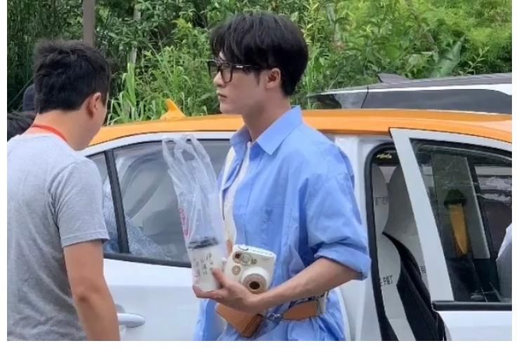 檀健次|继赵丽颖后,《中餐厅5》又有一位元老嘉宾回归,综艺粉要激动了