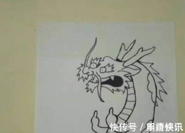 学生们&当美术生画到一半不耐烦,画风逐渐沙雕,半成品宛如“翻车现场”