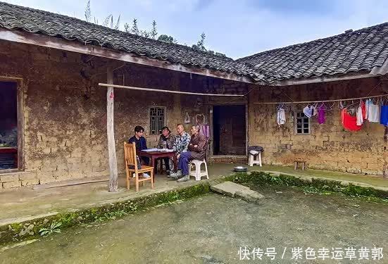 抗诉|小伙跳楼砸死小区祖孙2人,父母被判决赔偿106万:赔不起抗诉