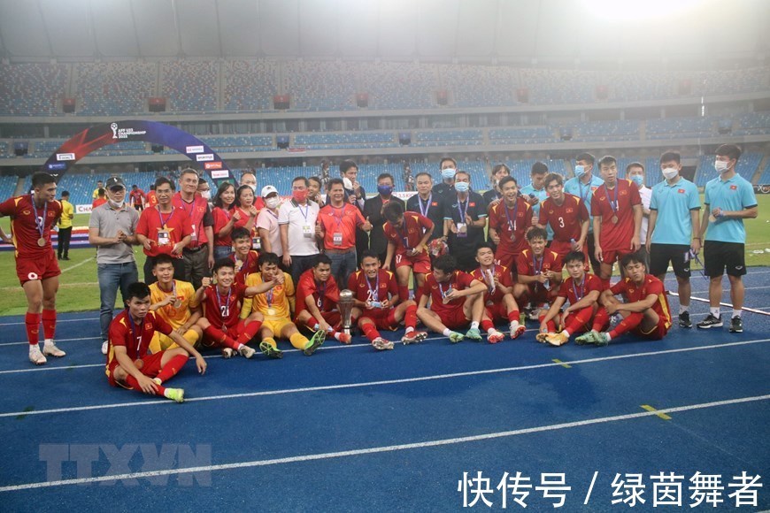 u23锦标赛|3-1战胜中国队后！越南足球再创历史，主席、总理连发贺电！