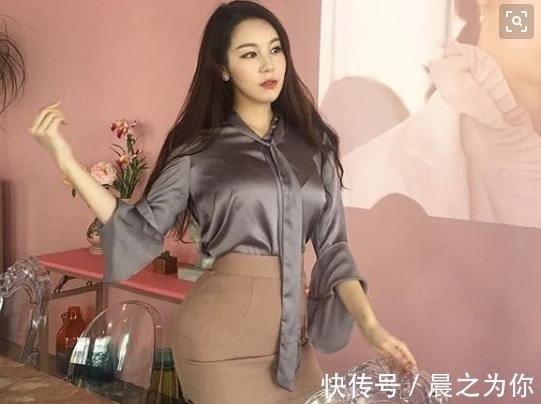 李恩壁|37岁美女模特颜值逆天,健身打造完美曲线,与24岁小男友十分恩爱