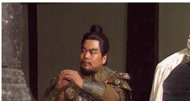 曹操|关羽除刘备张飞外，能看起的4人，其中一人是张辽，2人关羽跪拜