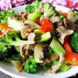 美食|美食推荐：口蘑肉丝西兰花，青椒肉丝，香辣毛豆鸡丁，茄汁鸡翅