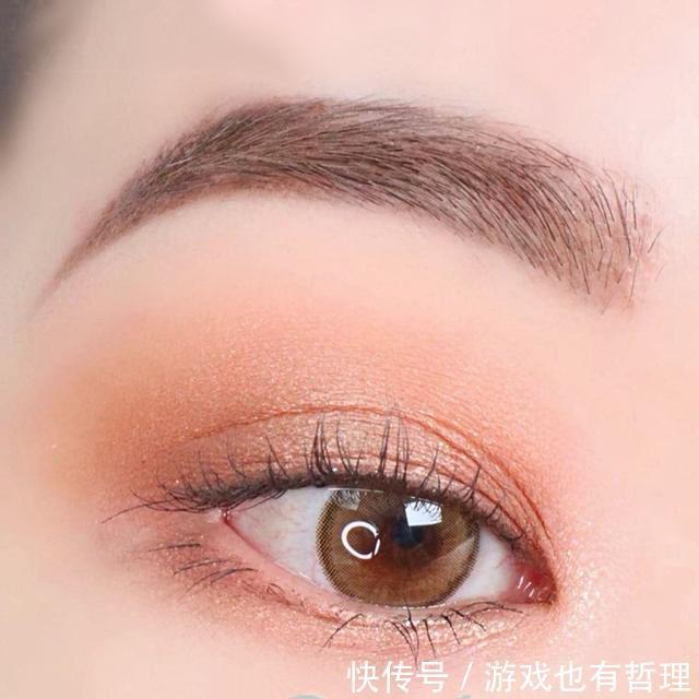 妆感|2021妆容趋势!无妆感、无色彩是重点,推荐裸色水光唇膏