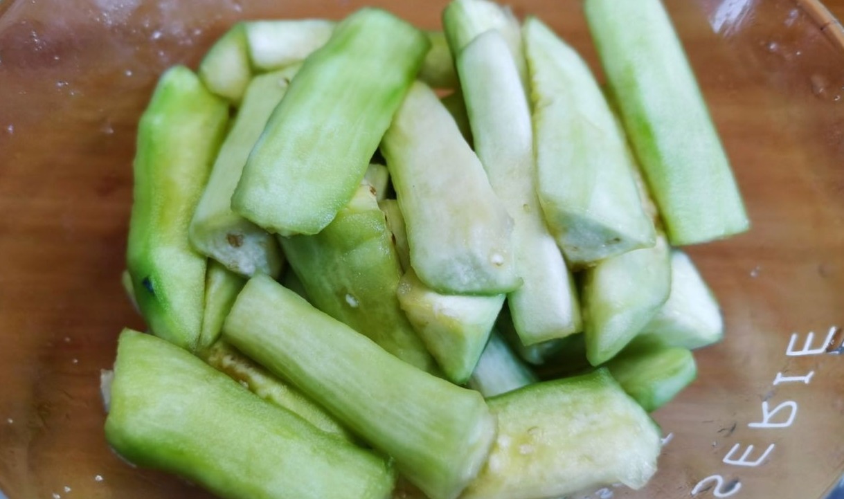 糖醋茄子好吃,2次放醋是关键,出锅喷儿香,真解馋