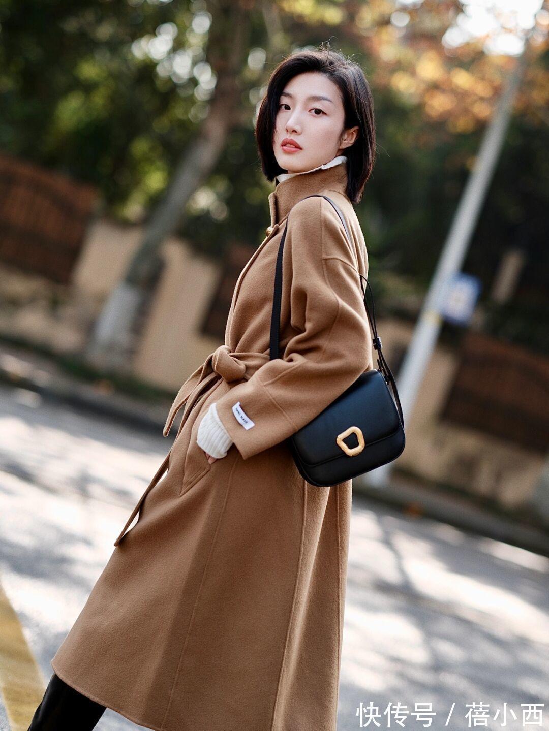 惊艳感|普通人如何将大衣穿出“惊艳感”?借鉴这4款造型,真的高级优雅