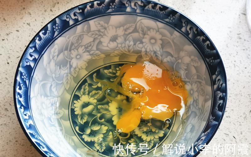 老公炸的小虾外焦里嫩，手艺堪比大厨，家人边吃边赞，一会儿光盘