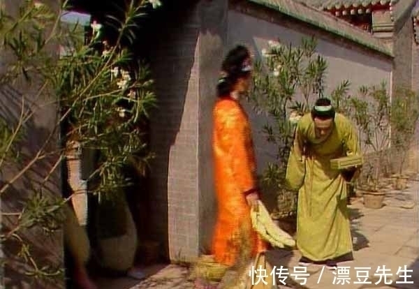 端午节@《红楼梦》中,过个端午节,贾府为何需要大量的冰片和麝香?