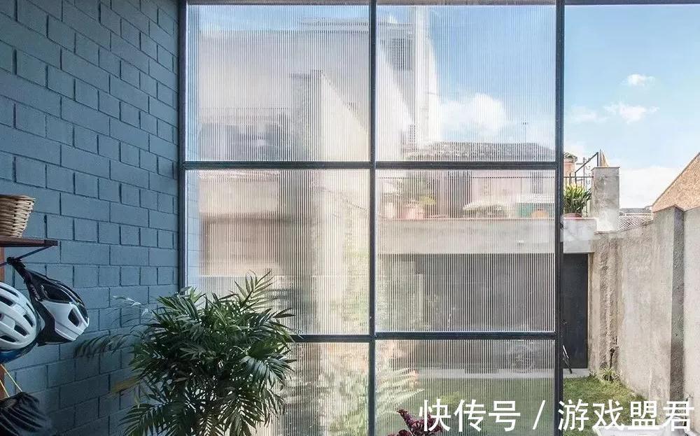 重装|头回见有人这样封阳台,好聪明,真想把家里的阳台拆了重装!